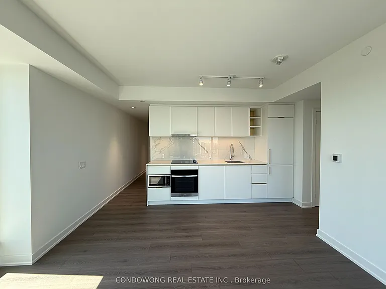 8 Wellesley St W #3309 — Photo 3