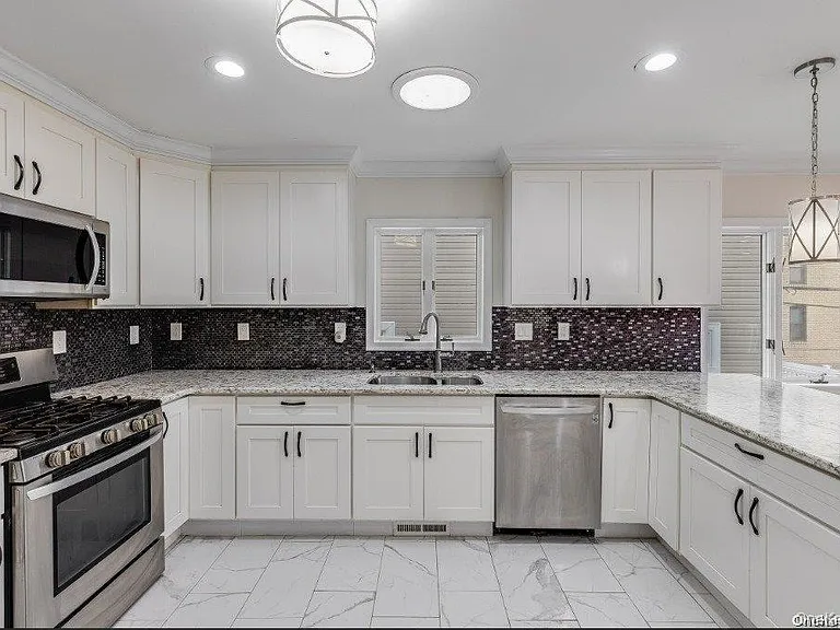 44 W Penn St — Photo 17