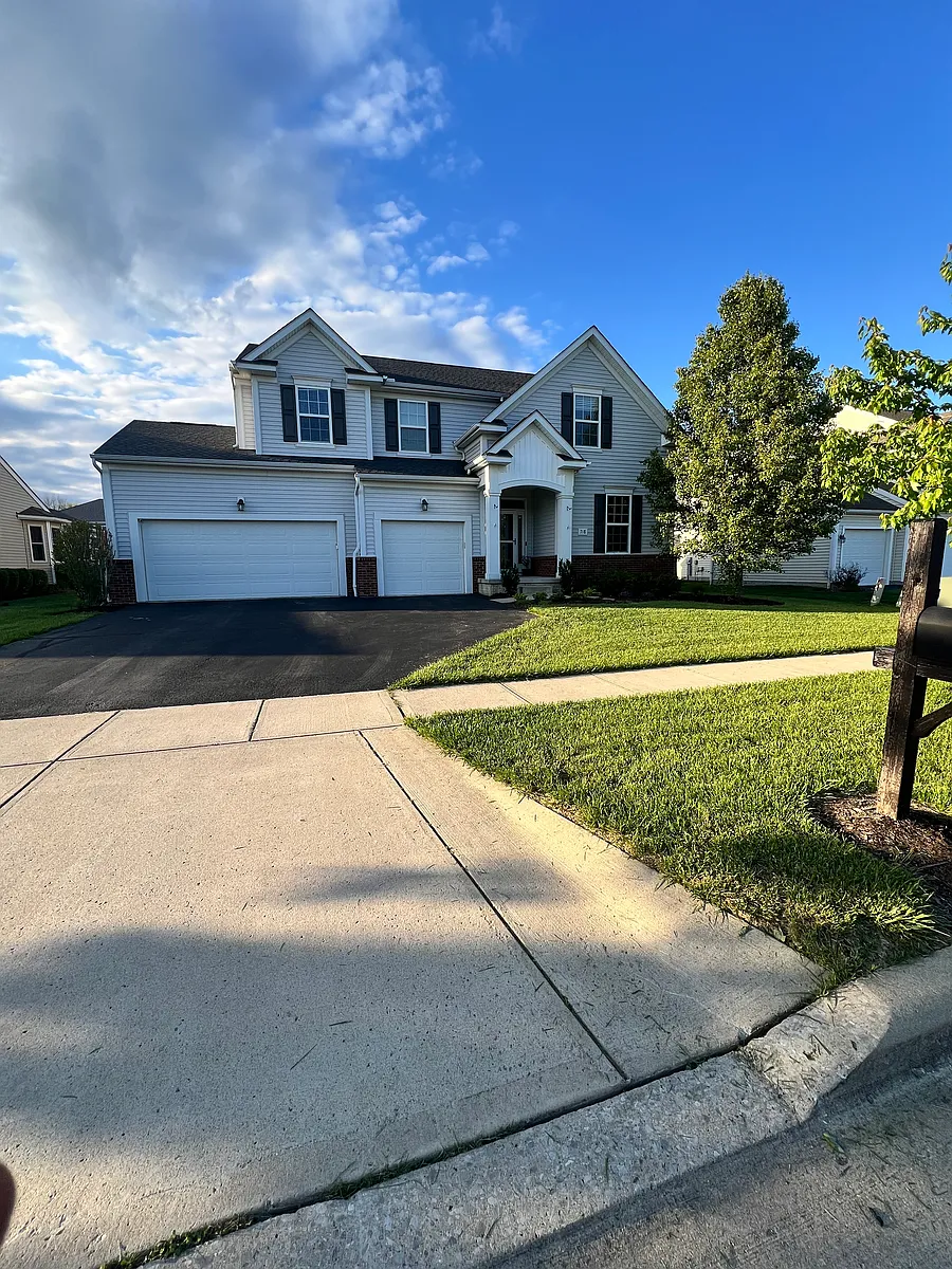 Building Photo - 718 Gallop Ln