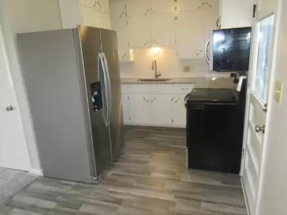 3rd image of 617 Lena Ave