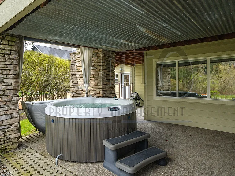 115 E Meadowlane Rd — Photo 35