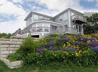 8 Beach Plum Ln, Wareham, MA 02571