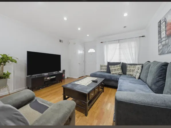 50 Bergen Beach Place image 6 of 15