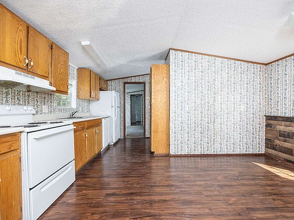4th image of 292 SE Beadie Dr