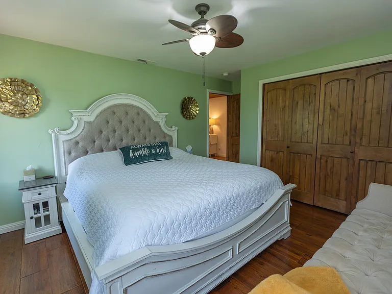 Edgewater Cir — Photo 30