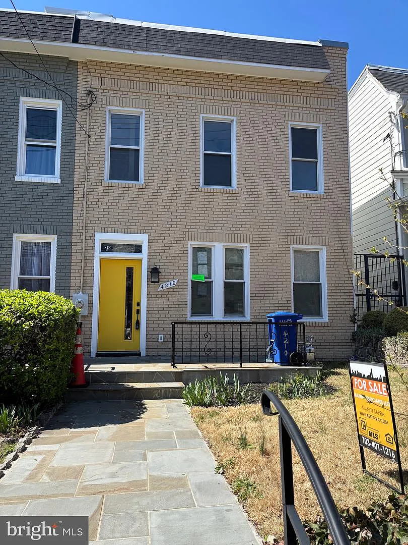 4210 4th St NW photo 1