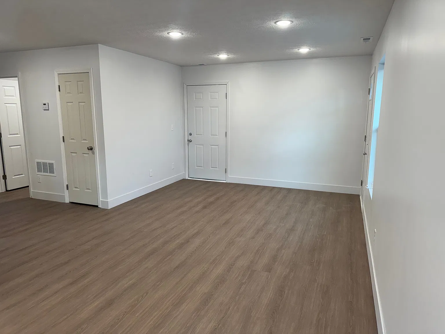 2 bed, 1.0 bath, 864 sqft, $1,150 — Photo 4