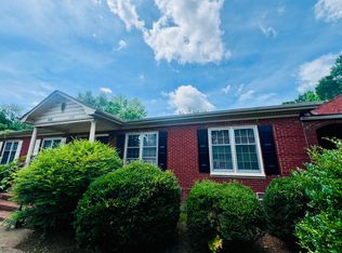 3821 Rosehaven Dr, Charlotte, NC 28205