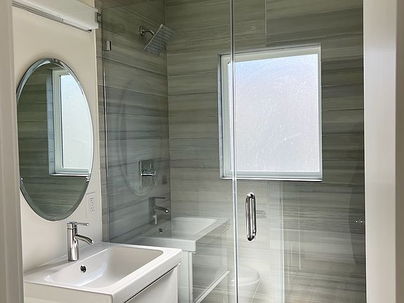 5th image of 2206 Ocean Park Blvd #D