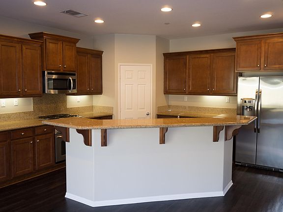 4th image of 28624 Hellebore St