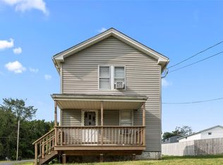 16 S Main St, Southview, PA 15361