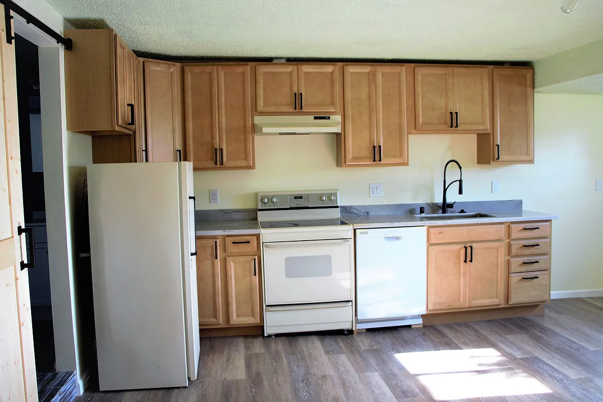 Building Photo - 160 Santa Clara St #1