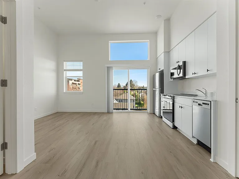 Studio With A View! Redwood Lofts & Flats — Photo 16