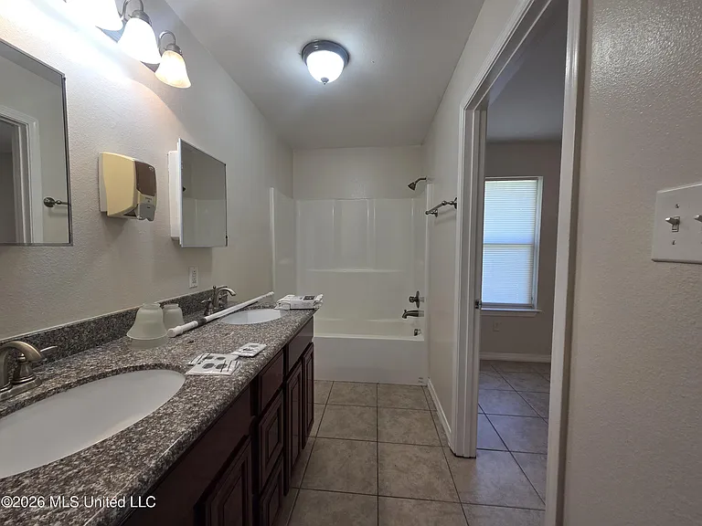 8430 Jeff Davis Dr — Photo 11