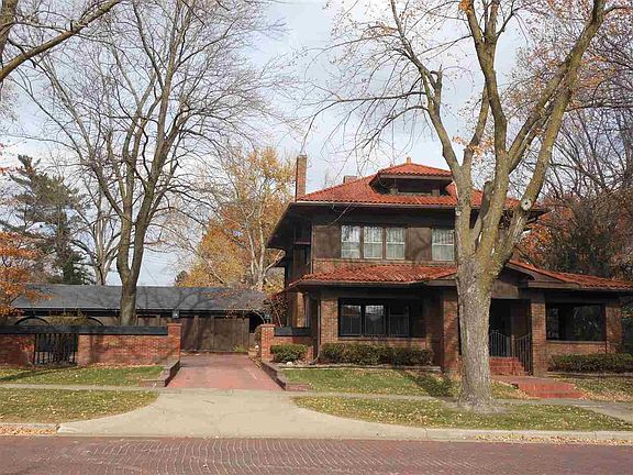 2nd image of 1602 1st Ave