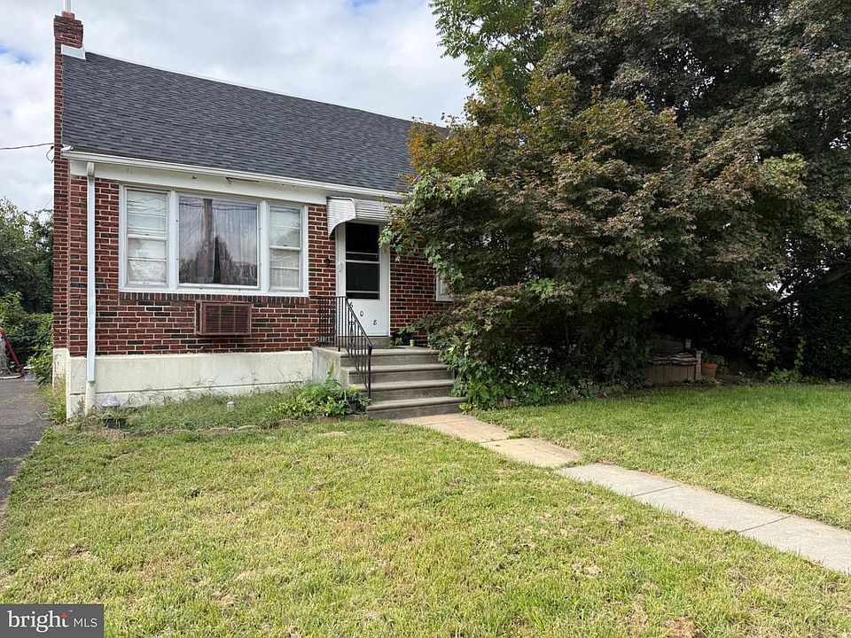 1st image of 608 Hoffnagle St