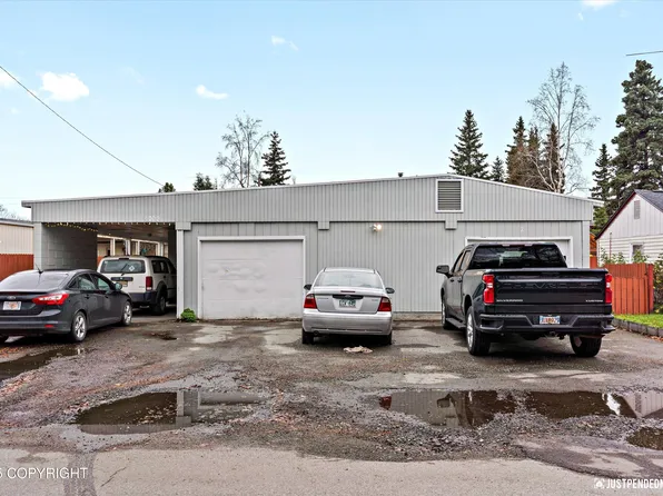 4000 Iowa Dr, Anchorage, AK 99517