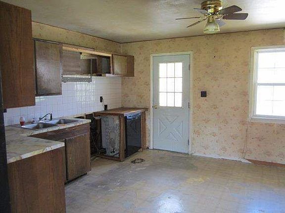 2nd image of 27651 Plainfield Dr