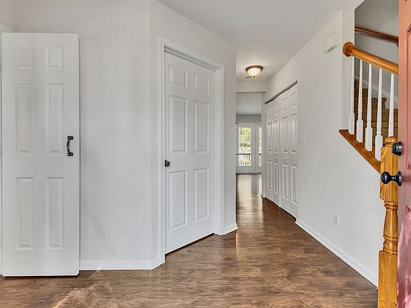 4th image of 2409 Bayview Dr