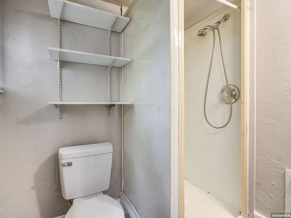4th image of 79 E 13th St #79