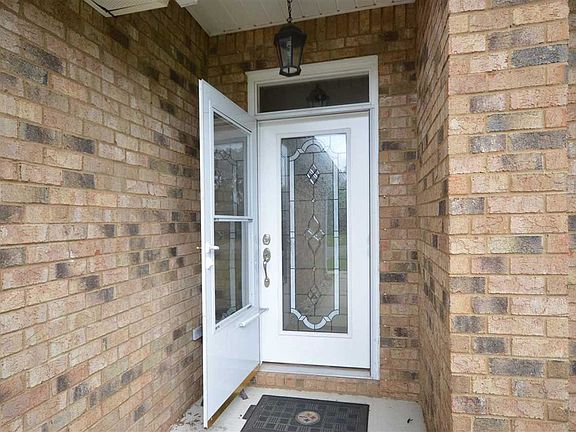 3rd image of 4907 Makenna Cir