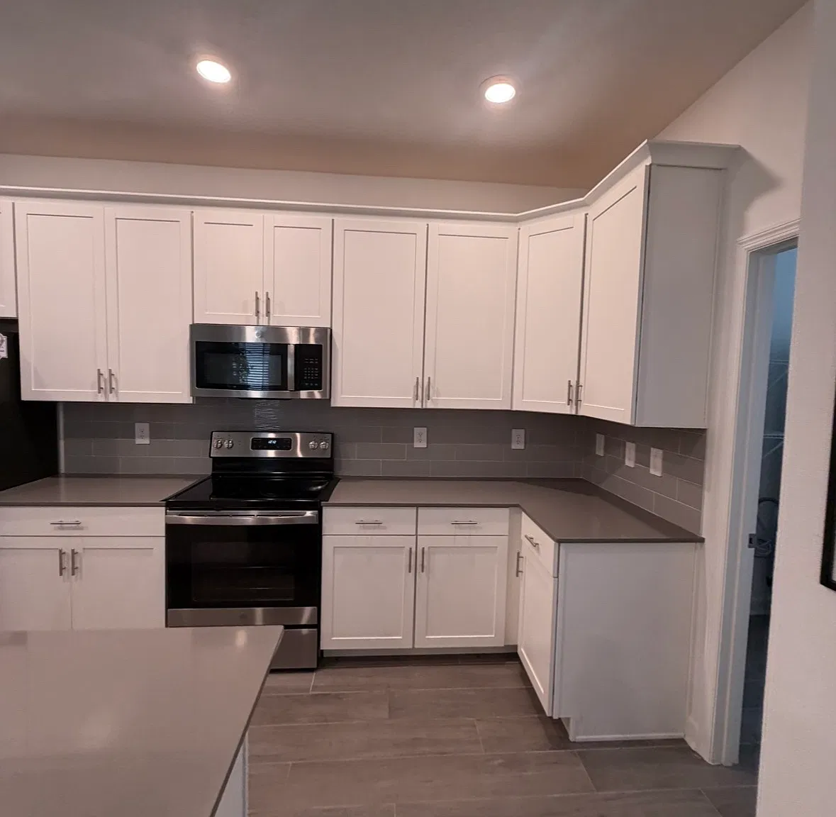 3 bed, 1982 sqft, $3,200 — Photo 4