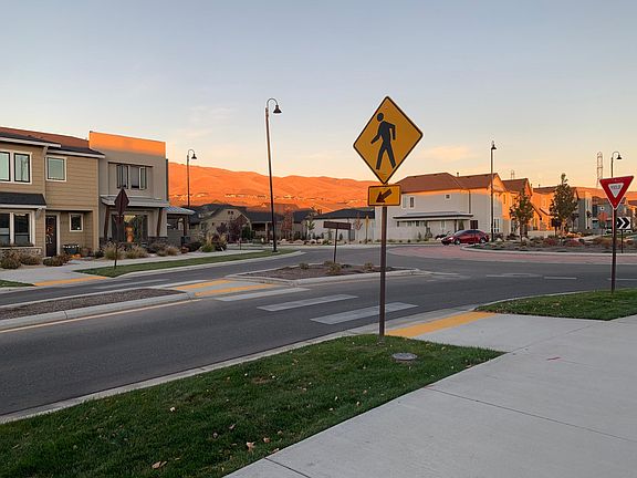 4th image of 4343 E Parkcenter Blvd