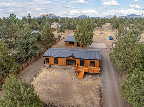 8695 SW Crater Loop Rd Photo 1