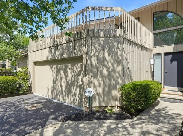5755 Som Center Rd #8, Solon, OH 44139