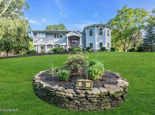 26 Crest Rd, Middletown, NJ 07748