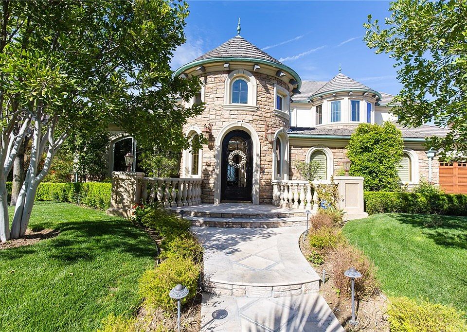 1st image of 25552 Oak Meadow Dr