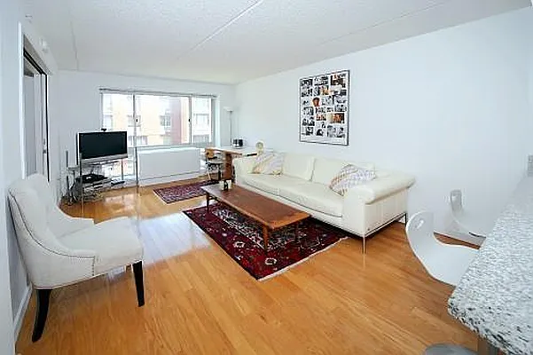 Rented by Bank Neary | media 8