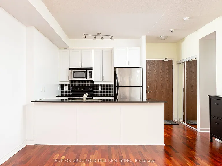 4196 Dundas St W #209 — Photo 9