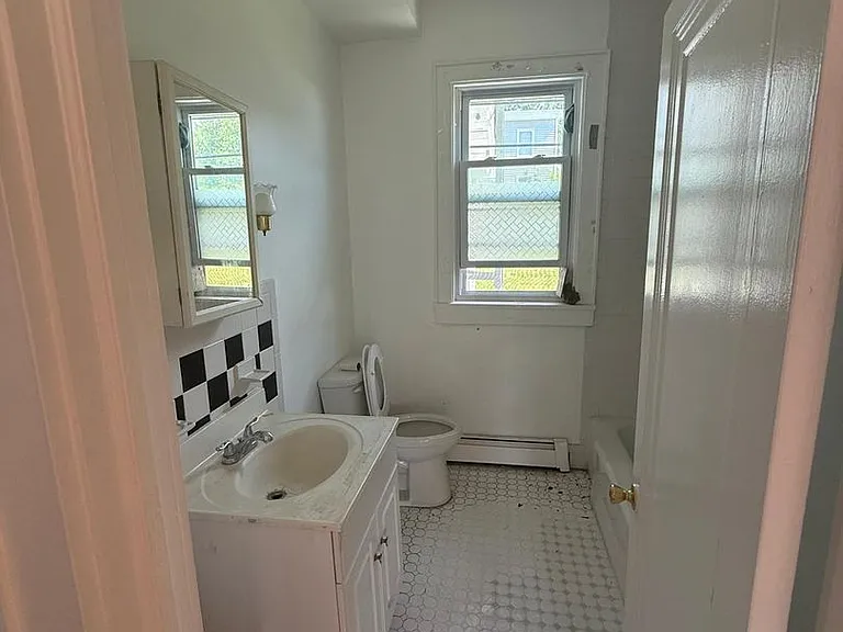 239 W Main St — Photo 2