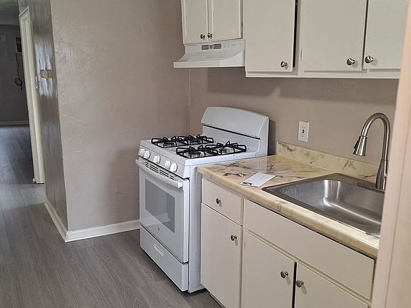 3rd image of 2553 Lexington St APT E