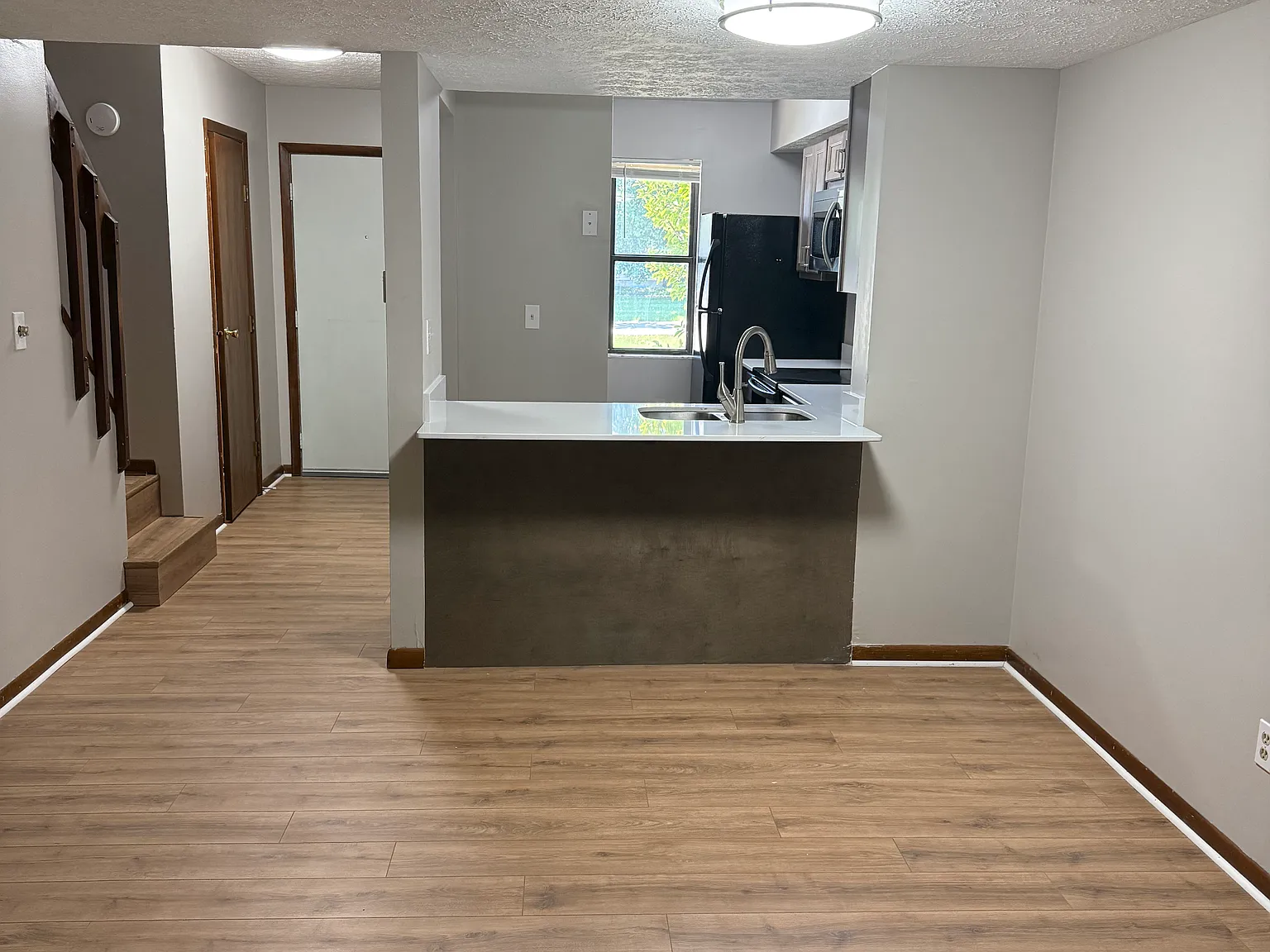 2 bed, 1250 sqft, $1,685 — Photo 4