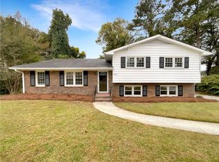 2390 Sandgate Rd, Atlanta, GA 30349