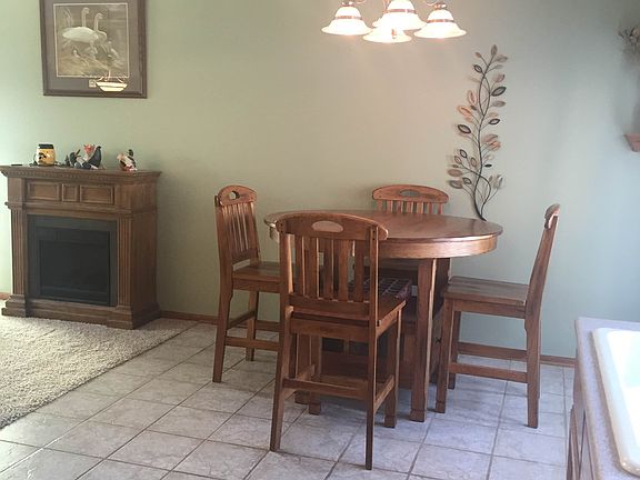 3rd image of 901 Cade Ct