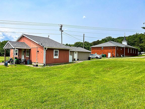 2nd image of 3845 Moores Ln