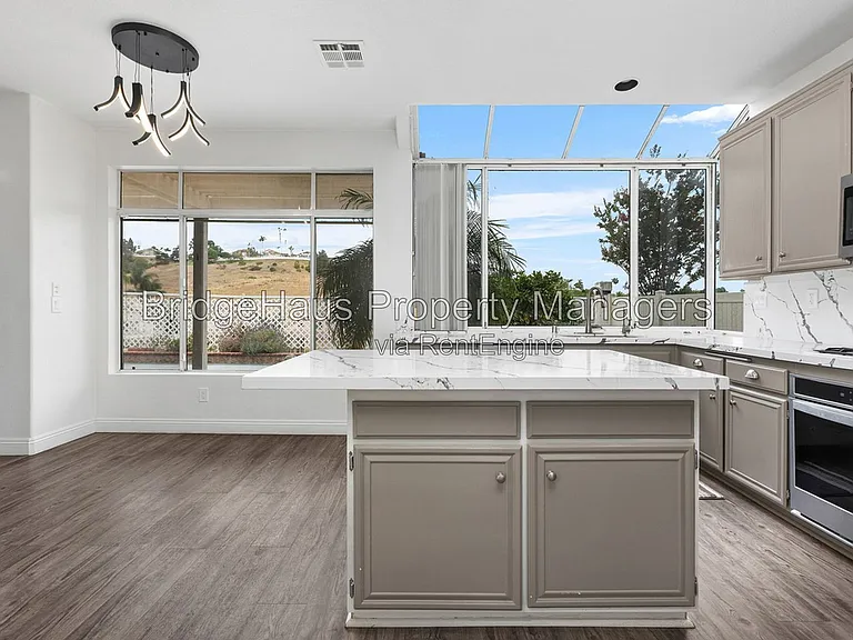 953 Gallery Dr — Photo 17