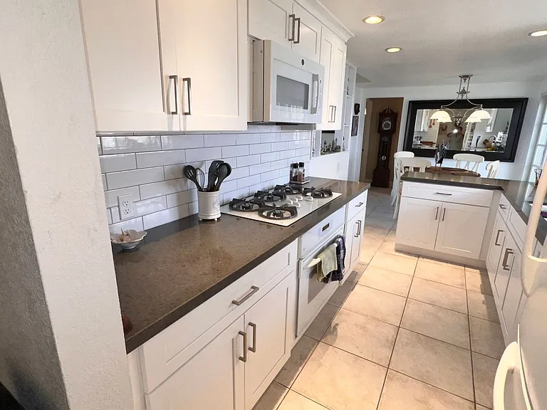 25235 La Cresta Dr — Photo 17