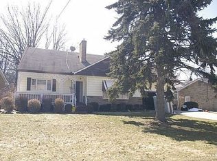 2106 Algonquin Rd, Euclid, OH 44117