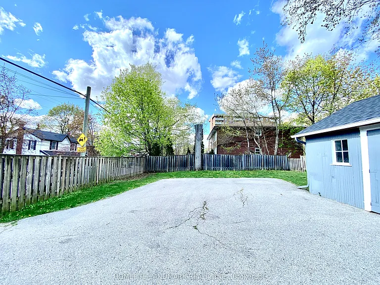 41 Arnold Cres #1 — Photo 32