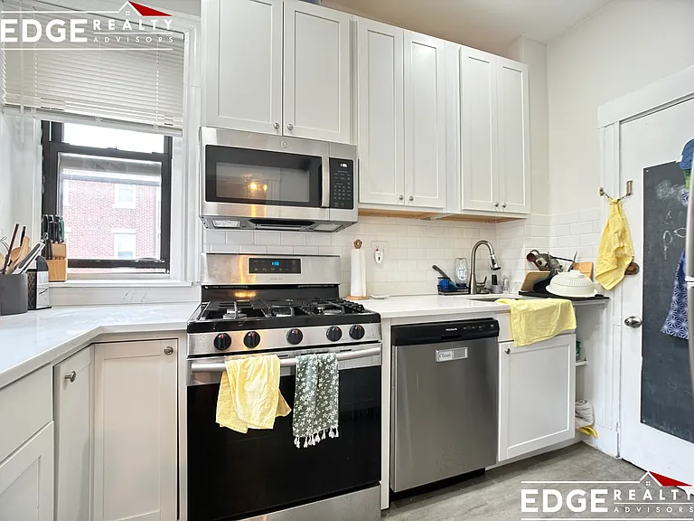 30 Glenville Ave #2 — Photo 2