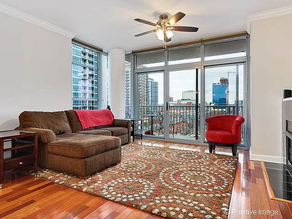 2nd image of 1600 S Prairie Ave #1009