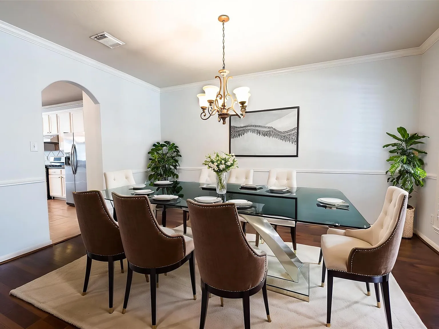 4 bed, 2.5 bath, 2748 sqft, $3,800 — Photo 4