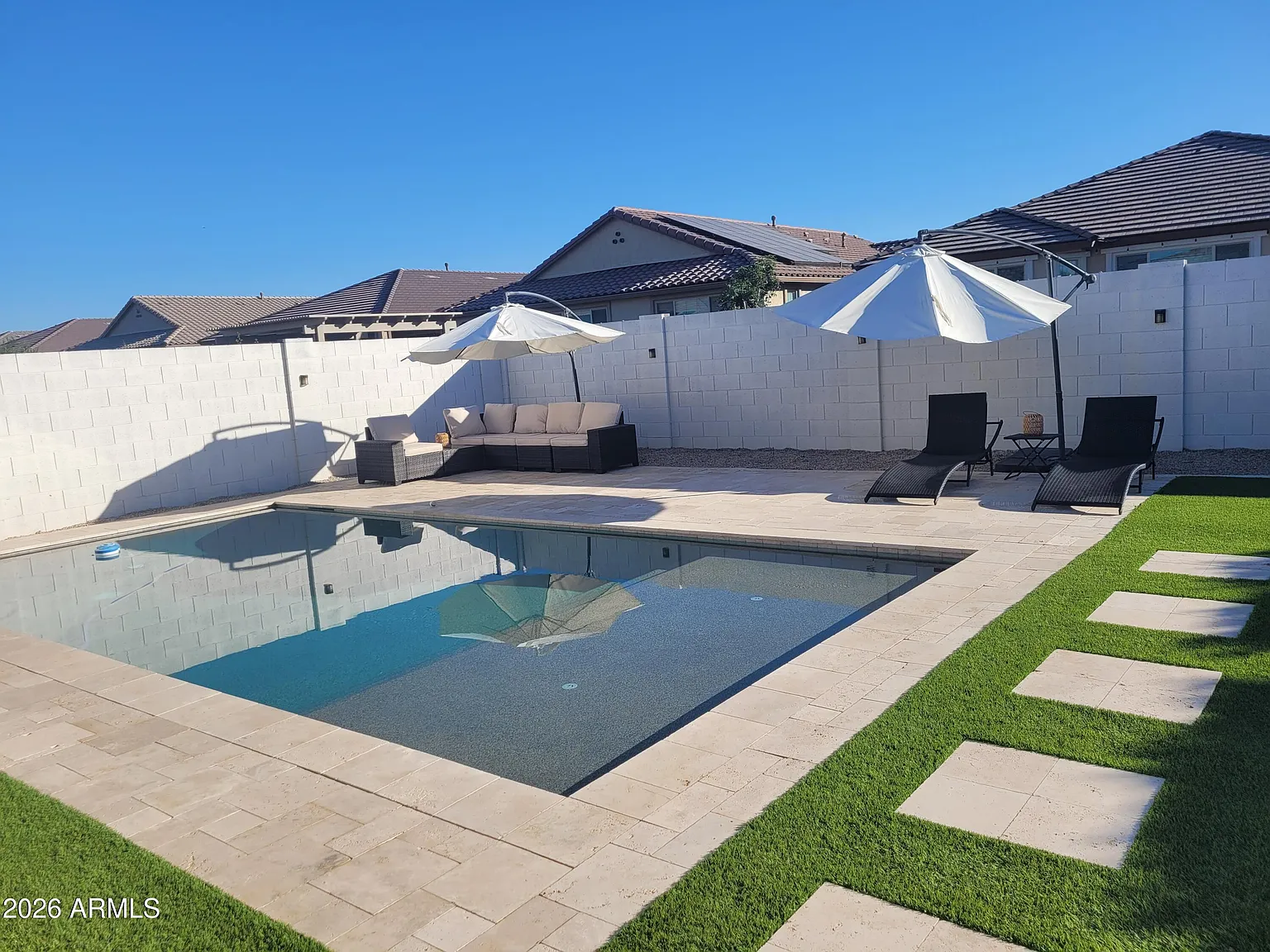 4 bed, 2.0 bath, 2250 sqft, $3,800 — Photo 4