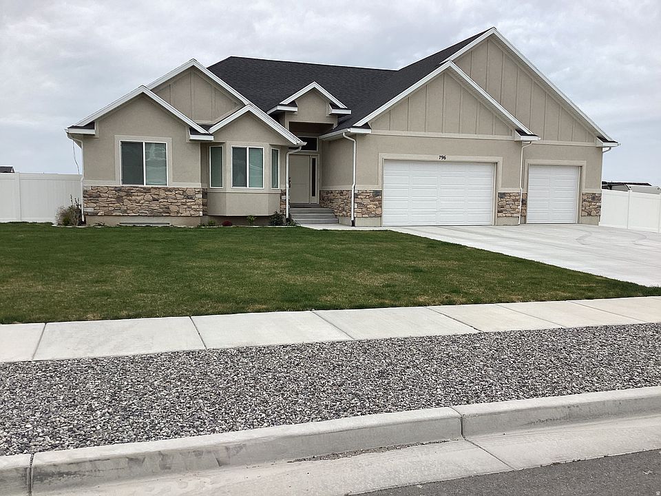 1st image of 796 W Cherry Orchard Ln