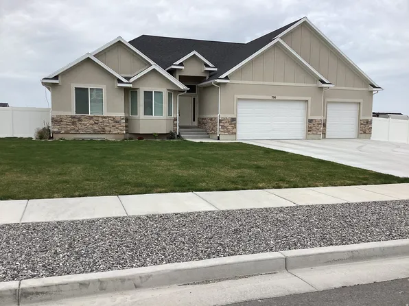 796 W Cherry Orchard Ln, Grantsville, UT 84029