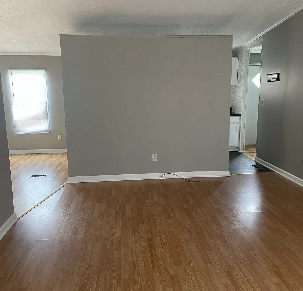 3 bed, 2.0 bath, 1450 sqft, $1,500 — Photo 2
